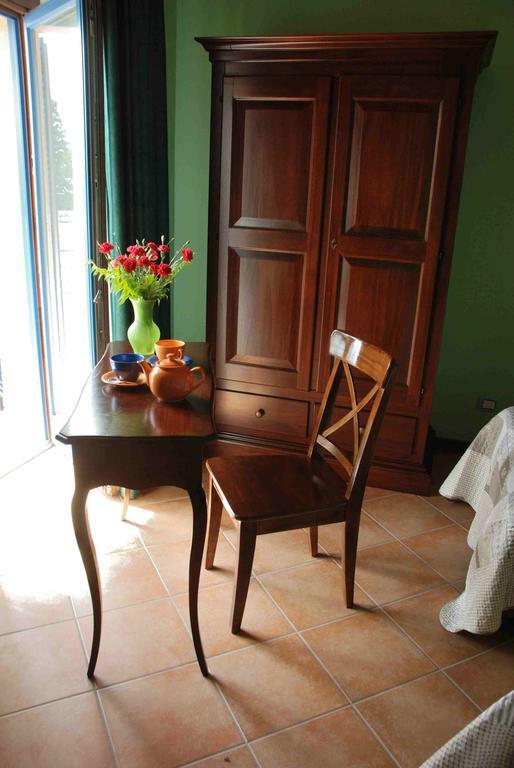 B&B La Casa Di Trizzi Como Ruang foto