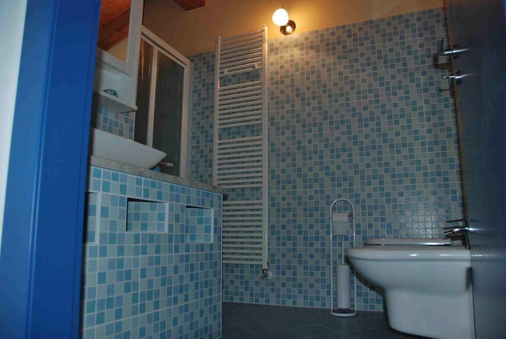 B&B La Casa Di Trizzi Como Ruang foto