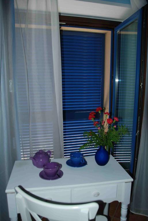 B&B La Casa Di Trizzi Como Ruang foto